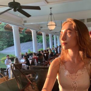 Louisa Erlich Instagram - Beautiful sunset followed by a cool, breezy night of Shakespeare 🤌 New York really does it all.