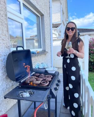 Louise Kiely Instagram - Barry’s Bye Bye BBQ. #BBBBBq ✌🏼🥩