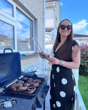 Louise Kiely Instagram - Barry’s Bye Bye BBQ. #BBBBBq ✌🏼🥩