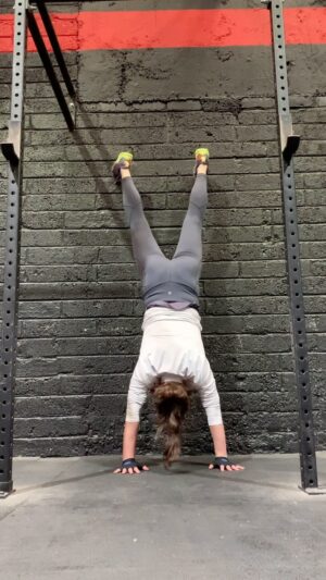 Louise Kiely Instagram - Easter Upside Down 🩵🥚💛