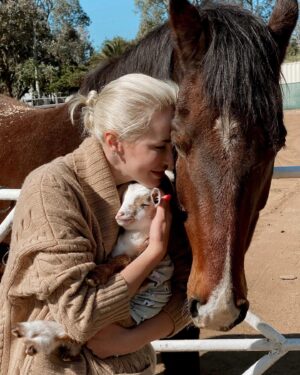 Louise Linton Instagram - SAVING LIVES FOUR HOOVES AT A TIME 🤎 

Absolutely loved meeting the new members of the Viva Equine Rescue family 🐴 🐐 🐓 Maya and Kalli who run the rescue have helped over 1000 animals so far, and are now taking in even more goats, chickens and homeless kittens alongside their horses, they're amazing! 

Check out their page to learn more, and support them if you can! 

https://vivaglobalrescue.org