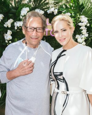 Louise Linton Instagram - When a shoe legend comes to your shoe launch it’s a pretty special day. 💫 Thank you Stuart Weitzman for your wonderful advice! ☀️💞🌴