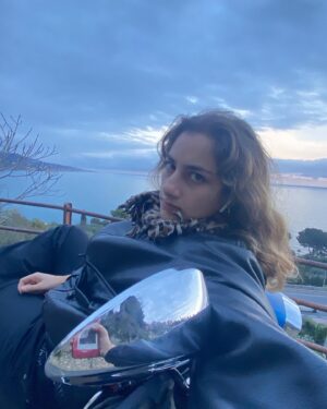 Louise Malek Instagram - Petit « dump » comme disent les djeuns

1. Exemple révélateur de mon problème d’achats compulsifs
2. Réalisation du dit-achat 
3. Selfie au moment où j’écoute « ceux qu’on était » de Pierre Garnier
4. Mes deux poupées 
5. Mes deux vies 
6. Le prince de mon cœur 
7. La princesse de ma vie 
8. Une obsession peut être à ce stade ? 
9. Mes deux femmes 
10. Mes super-héros dans leur batcave à eux