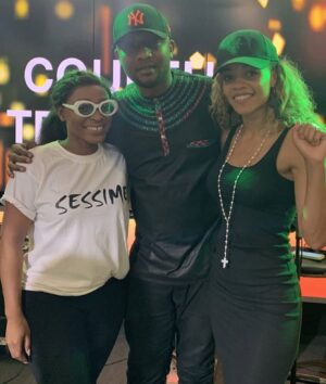 Louisy Joseph Instagram - C’était hier dans @couleurstropicales avec @claudysiar @sessimeofficiel @djaniialfa Voilà ce que j’attendais Une réalité Afro Caribbean dans laquelle La jeunesse Guinéenne la jeunesse Béninoise La jeunesse Caribéenne Martiniquaise et Guadeloupéenne existent échangent partagent aiment #musicislife #musicisuniversal #musicisunity  May god Bless us 💚💛❤️ @djaniialfa #jesuisbéni #africanmusic #caribbeanmusic @rfi_musique @rfi @gwatinik @beautifulsoul #loveistheanswer #faya #caribbeanwoman ☀️☀️☀️👊🏽✊🏽🙏🏽🙌🏽