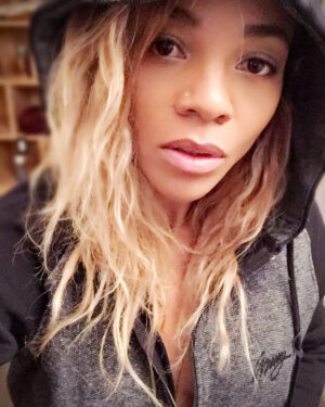 Louisy Joseph Instagram - Wrung Store Paris le Look du jour !! #iloveit❤️ Veste Hoodie Storm #urbanwear #streetwear #menswear #ladieswear #paname #Wrung #FallWinter17  Direction le @wrungstoreparis @wrungstorebordeaux @wrung_store_lille