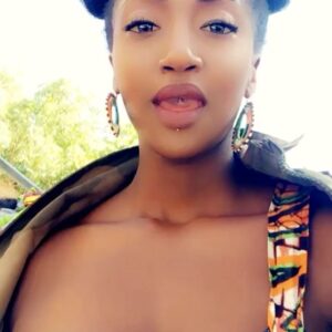Louisy Joseph Instagram - Au lieu de regarder en arrière Let’s focus on the future !!! 2020 is coming soon  Here from Dakar with Love @letsa_wos @mamoodkr @charlyclodion @gwatinik @olyion_gwatinik  Let’s do it Louisy Jojo Me i come !! #caribbeanwoman