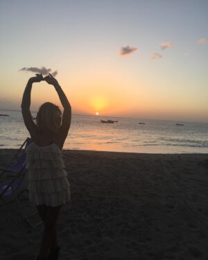 Louisy Joseph Instagram - The sunrise The sunlights ☀️ The Sunset 🌅 The summer #caribbeangirl #caribbeanwoman #thesunofmyheart 💚💛❤️ #thesongofmylife #summergirl #goldenskin #grateful ☀️🌞☀️🌞🔥 We spoke all day long ....😍🙌🏽🙏🏽✊🏽