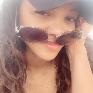 Louisy Joseph Instagram - I”m on beatch b**** 😁😆Je fais ce que je peux Mais surtout je profites du soleil ☀️ de vos messages de love et  so much more 💃🏽🍾🥃🥂🎂🍻🍹💃🏽👌🏽😁😂🤣 Merci 🙏🏽 Du fond de mon Coeur ❤️