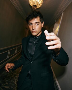 Lourenço Ortigão Instagram - Few moments before the red carpet at @sansebastianfes with @armanibeauty 💥 @vanityfairspain @vanityfair
@giorgioarmani @kellybaileyy 
📸 @andresgarlujan