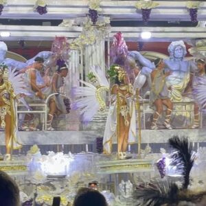 Lourenço Ortigão Instagram - Carnaval no Rio há precisamente um ano 😍 voltava já!