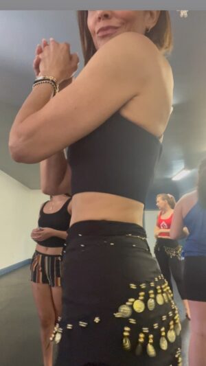 Lu Parker Instagram - My new favorite hobby… @labellydanceacademy 🖤

#labellydanceacademy #hips #bellydance #fun #feminine #shimmy #arabdance #moveyourbody #womensupportingwomen #passion #femaleenergy #womenwhodance #kindness #love #trust #joy #arabmusic