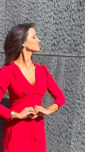 Lu Parker Instagram - It starts with your heart ❤️

On the eve of #internationalwomensday 
I encourage each one of us to reach out to a female friend, family member or even a stranger and let them know they matter. 🙏

The #IWD movement’s theme this year is #inspireinclusion  Who will you inspire? 

Dress by @donnamorgan_nyc 
🎥 @courtneyfriel 

#Women #womenshistorymonth #WomenSupportingWomen #KindnessMatters #BeKind #Female #Youth #speaker #WomanKind #Inspire #visionarywomen #kindness #donnamorgan #ktla #bekindandco