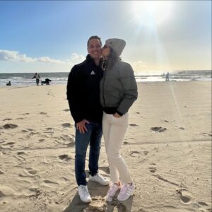 Lu Parker Instagram - One of those days…💫🩷😂

#sunsets #laughter #silliness #together #beach #swings #santamonica #rememberingzane #chef #bf #pier #happypeople #4 #grateful
