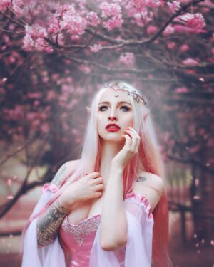 Lua Morales Instagram - Eu amo muito a época das cerejeiras pq realmente fica essa aura mágica da foto 🌸 
@giuhenne 
Figurino por: @delicacyandwonders