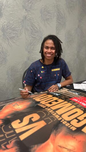 Luana Carolina Instagram - Chegamos em Vegas a fight week já começou boraaa #teamludread 🙅🏾‍♀️😁🚀
.
 #fightweek #ufc #ufcvegas #ufcbrasil #wmma #mma #dreadstyles #dreads