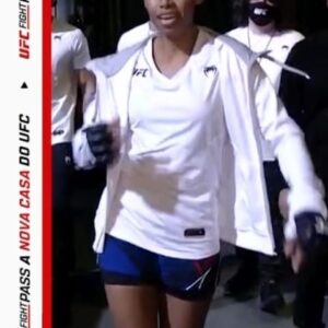 Luana Carolina Instagram - Faltando 2 dias para minha luta e quero saber quem aí está ansioso para me ver em ação? 
Assine o @ufcfightpassbr e não perca nem um detalhe do ufc Vegas 76, neste sábado (1 de julho) — https://ufc.ac/LuanaDread #teamludread 
.
#ufcvegas76 #ufc #wmma  #luta #fight #dreads #wakandaforever