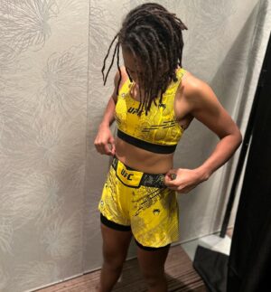 Luana Carolina Instagram - Amei o novo uniforme, e vocês? #brasil #teamludread 
#ufc #ufcbrasil