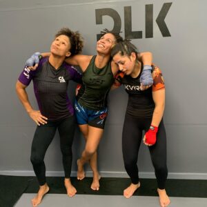 Luana Carolina Instagram - Muito obrigada meninas pelo desconforto. arrara
Vocês não sabem o quanto foram importantes para esse camp. Só bora.🙅🏾‍♀️🚀🚀😁

.
.
#ufc #ufcvegas #wmma #mma #muaythai #jiujitsu #wrestling #boxe