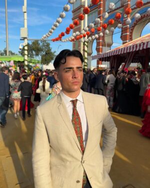 Luc Loren Instagram - Mi primera feria que ilusión me hace esto✨ viva Sevilla 💃