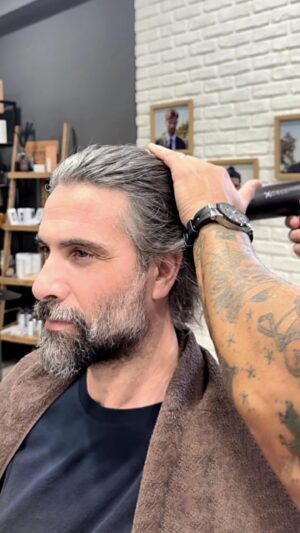 Luca Calvani Instagram - Nel mio quotidiano, la cura dei capelli è più di una routine, è un rituale di benessere e stile! Ogni tanto mi concedo quel lusso in più andando da Mirko nel suo salone DEPOT e oggi voglio condividere con voi la soluzione che mi ha consigliato per proteggere i miei capelli dallo stress quotidiano e mantenerli sempre al top: la linea DETOXIFYING di @depot_maletools. 🌱
In città, tra calcare e inquinamento, i capelli rischiano di perdere la loro vitalità. Ecco perché scelgo il trattamento DETOXIFYING. Grazie ai suoi attivi, questa linea agisce in profondità, liberando i capelli e il cuoio capelluto dagli effetti dell’ambiente urbano. 🏙️
Dopo una seduta nel salone @depotbarber.viareggio di Mirko, mi sento rinato. I capelli tornano a brillare, liberi da secchezza e opacità, mentre la cute trova sollievo e freschezza. È più di un semplice trattamento, è una vera esperienza rigenerante!
Per chi, come me, non si accontenta e cerca sempre il meglio, DEPOT è la scelta giusta. Provare per credere! 💇🏻‍♂️ #adv #depotmaletools #detoxyourhair #haircareroutine #unlockyourvibranthair @depot_maletools 
In my day-to-day life, hair care is more than a routine, it’s a moment of true well-being and personal style! Every now and then I allow myself that extra luxury by going to Mirko in his DEPOT salon, and today I want to share the solution he recommended to protect my hair from daily stress and always keep it looking its best: the DETOXIFYING line by @depot_maletools. 🌱