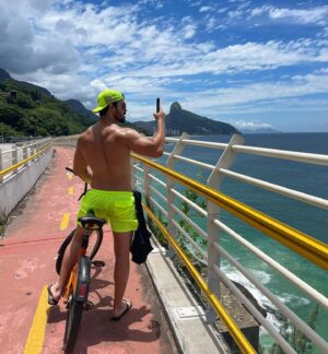 Luca Ferrari Instagram - 🔋 #rj