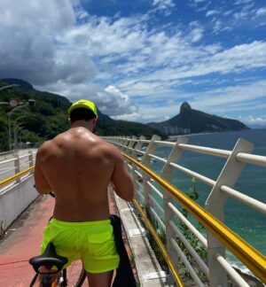 Luca Ferrari Instagram - 🔋 #rj