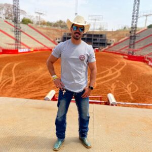 Luca Ferrari Instagram - It’s tiiiime #barretao #barretos2021 #osmoiadeiros