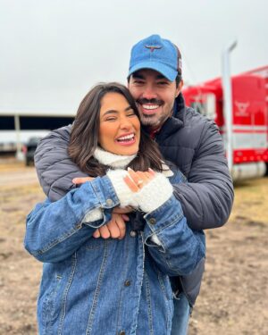 Luca Ferrari Instagram - Finalizando   1 viagem incrível ao lado da minha companheira! Te amo! E que possamos seguir trabalhando & curtindo nossa vida todos os dias assim juntos! #luademelinfinita #deusnosguiesempre