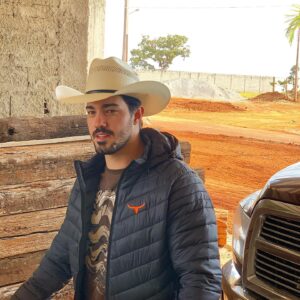 Luca Ferrari Instagram - Avisto fds? Sextouuu #osmoiadeiros #mdrs
