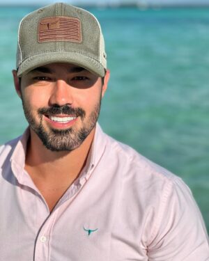 Luca Ferrari Instagram - Carregando nossa marca pelo mundo a fora… 🇲🇽 #bacalar #mexico #moiadeiros