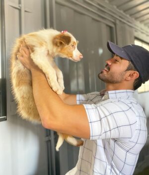 Luca Ferrari Instagram - Do dia que eu tive que dar um até breve pra última filhote da Vegas que ainda estava comigo! Foi com nosso carinho e amor pra ser a mascote da @redneckstore_br que está prestes a inaugurar a loja nova!! Deus abençoe vocês meus amigos ! Pra cima 🙏🏼🔥🚀