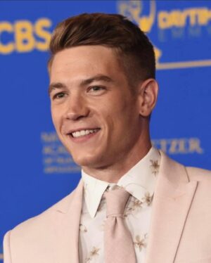 Lucas Adams Instagram - Such an amazing time at the @daytimeemmys celebrating @nbcdays and our amazing cast and crew!! A beautiful night and a huge congratulations to our #DOOL writing team for their well deserved Win!!