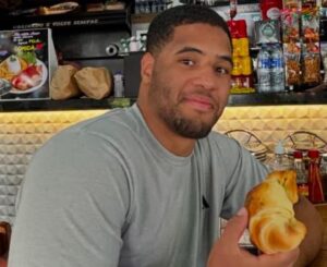 Lucas Barbosa Instagram - Exatamente 1 mês para o @bjjstarsoficial.
#TeamPastel ou #TeamCroissant? 👀

#bjj #jiujitsu #fight #nogi #ibjjf @alleonecn