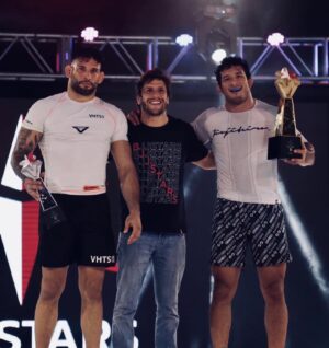 Lucas Barbosa Instagram - Tava arrumando meus troféus e encontrei esses aqui. Foram várias guerras no @bjjstarsoficial 👊🏆 
-
Mês que vem tenho uma luta marcada, em breve vou anunciar… Quem consegue adivinhar a organização? 👀

I was organizing my trophies and found these here. Good battles at @bjjstarsoficial 👊🏆
-
Next month I have a fight scheduled, I will announce soon… Who can guess the organization? 👀

@atosjiujitsunw @atosbjjondemand @electrum_performance @elevarsalud @coachrobriverbendbjj #bjj #jiujitsu #fighter
