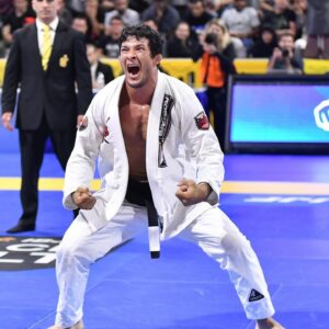 Lucas Barbosa Instagram - Hoje começa a divisão dos faixas pretas no mundial da @ibjjf. Lembrando aqui do meu primeiro título mundial e não vou mentir… bate um pouco de saudade de lutar nessa pirâmide. Estarei na torcida pela minha equipe #AtosJiuJitsu. Boa luta a todos!
-
Today, the black belt division starts at the @ibjjf worlds. Remembering my first world title and not gonna lie… I miss  competing at that pyramid. I’ll be cheering for my team #AtosJiuJitsu. Good luck to everyone!