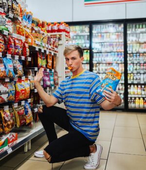 Lucas Cruikshank Instagram - puff puff pass, get it cuz it’s cheeto puffs HAHAHAHAHAHAHAHAHA