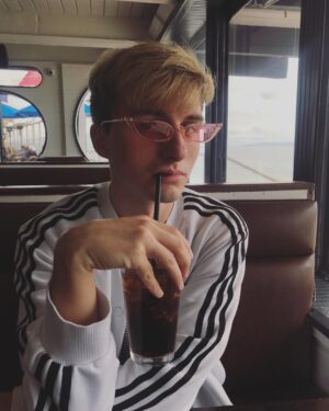 Lucas Cruikshank Instagram - “diet coke soothes da soul” -je$u$