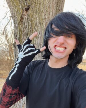 Lucas Cruikshank Instagram - #ad Living out my @HotTopic Fantasy! See me living my best emo life on YouTube! Check it out! #SponsoredbyHT