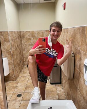 Lucas Cruikshank Instagram - 💙 just peed 💜