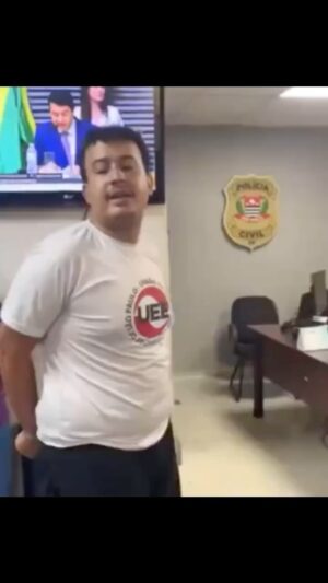 Lucas Pavanato Instagram - Os policiais merecem medalha! 👏

Siga @lucaspavanato 

#nikolasferreira #bolsonaro #policia #direita