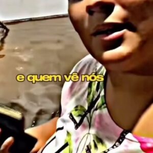 Lucas Pavanato Instagram - Lula e Janja nunca saberão a dor dessas famílias. 

Estarei pedindo a Deus que esteja presente confortando os corações de cada família que passa por uma situação igual a esta.

Convido vocês a orarem junto comigo pelas famílias que estão passando exatamente por essa situação no RS.

Esse vídeo é de uma mãe de MG que passou por uma situação exatamente igual a de várias mães do RS. 

Siga @lucaspavanato 

#rs #enchentes #direita #foralula #nikolasferreira