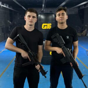 Lucas Pavanato Instagram - “…Quem é este filisteu incircunciso para desafiar os exércitos do Deus vivo?”

‭‭1Samuel‬ ‭17‬:‭26

Don’t tread on me! 🐍
