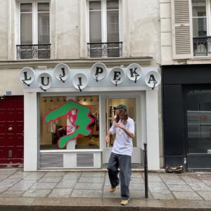 Lucas Taupin Instagram - 35 Rue Debelleyme 75003 📡 
Ouverture de la boutique demain à 11h.