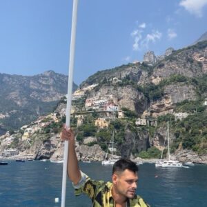 Lucas Velasco Instagram - Italia mia ❤️quanto sei bella 🇮🇹.

Mis favoritas son la 4 y la 5 sin duda alguna 🤣
