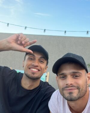 Lucas Velasco Instagram - Este viaje a Argentina fue diferente a otros por qué no solo estuve mucho tiempo sino que NO llegué en mi mejor momento personal por muchas razones.fue realmente hermoso empezar el 2024 con mis amigos y familia . Este viaje me hizo dar cuenta que hay gente que me quiere ver bien de verdad , que se preocupa por mí y quiere lo mejor . Ahora vuelvo a Madrid con más fuerza por qué sé que tengo el apoyo incondicional de toda mi gente . Gracias y más gracias . Vuelvo con la fuerza que necesitaba pero obvio que no es fácil volver a dejar a mi familia y a mis amigos . Voy a por todo pero esta vez no solo por mí sino por todos los los que confían en mí y me quieren de verdad ❤️☺️ SIMPLEMENTE GRACIAS