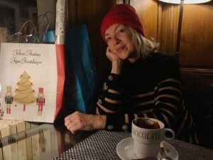 Luce Mouchel Instagram - Bonne bûche ! 🍰🍾🎄🎉🎁