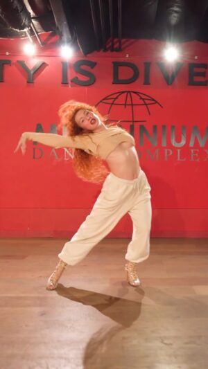 Lucia "Ginger" Molčányiová Instagram - Heels Choreo by amazing redhead @savlee.s at of the best studios of the world @mdcdance in Los Angeles🥹❤️‍🔥🇺🇸🙏🏻
