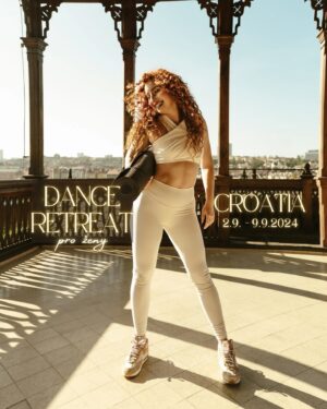 Lucia "Ginger" Molčányiová Instagram - 🏝️Dance Retreat Chorvatsko🏝️
Mám obrovskou radost, že vás mohu pozvat na můj nový taneční pobyt u moře!🌊Vhodné pro všechny ženy od úplných začátečnic až po pokročilejší tanečnice.🌹

Info:
☀️2.9. - 9.9.2024 (7 nocí)
✈️Společný přímý let z Prahy do Splitu (a společný návrat)
🛥️Transfer z letiště zajištěný
📍Ostrov Korčula, Chorvatsko
🏡Ubytování v krásné vile s vlastním tanečním studiem, bazénem & wifi blízko u pláže
🥑Snídaně v ceně
🏝️Navštívíme nejkrásnější pláže na ostrově
💃🏼Taneční lekce s Ginger (na podpatcích i naboso, podpatky jsou dobrovolné)
🧘‍♀️Seberozvoj, meditace, cvičení, sdílení
🏄🏼‍♀️Možnost jít na paddle boardy
🫂Společný program, nové kamarádství
👑Cena 37.890 Kč (1.526 €) včetně letenek, ubytování, transferu z letiště, snídaní, tanečních lekcí
🌍Pobyt organizuji ve spolupráci s českou cestovní platformou @worldee_com

⬇️Itinerář & registrace⬇️
www.worldee.com
(odkaz v profilu)

👉🏻Pokud máš jakékoliv dotazy, neváhej mě kontaktovat. Budu se moc těšit, když pojedeš se mnou. Doporučuji se přihlásit co nejdřív. Počet míst je omezen (max 10 osob ) a zájem je veliký.

Těším se na každou jednu z vás a na naši nezapomenutelnou společnou taneční dovolenou!🧡🧡🧡

#DanceRetreat #RetreatCroatia #CroatiaRetreat #Croatia #Dance #TanecniPobyt #Chorvatsko #Dovolena #DovolenaVChorvatsku #Retreat #Seberozvoj #Tanec