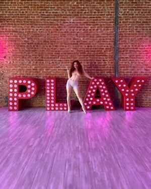 Lucia "Ginger" Molčányiová Instagram - My happy moments from LA🇺🇸♥️
1. One of my favorite dance studios @theplaygroundla I felt so happy and moved I'm actually dancing here, enjoy the beautiful energy and be a part of it. It really is a special & energizing experience to witness dance classes & dance scene in LA.
2. Watching the Oscars straight in Hollywood was touching & emotional.
3. Hiking with this magnifiscent view.
4. With my Hollywood star muse @gia.barbs 
5-6. Riding a bike & vibing on Venice Beach
7-8. Took a barefoot walk in the ocean at Santa Monica Beach 
9. Trying on cowgirl fits on Melrose Avenue
10. Dancing at world's famous @mdcdance is a must when in LA!

#LosAngeles #LA #California #Travel #Traveling #Dancer #DanceTravel