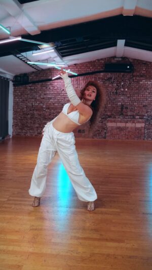 Lucia "Ginger" Molčányiová Instagram - CRY ME A RIVER💦
Choreo by me
Camera @katkasugar 
Studio @tanecni_sector 
Heels @joheela_danceshoes -15% code: GINGER
Bikini @hanajanaswimwear 
Music @justintimberlake 

My upcoming choreos every SUNDAY 7:30-9 pm @tanecni_sector on my Heels Open Class:
🌬️28.4. SHE’S LIKE THE WIND Patrick Swayze / Dirty Dancing
🤠5.5. TEXAS HOLD’EM Beyoncé
🌹12.5. JOLENE Dolly Parton
❤️‍🔥19.5. DIRTY DIANA Michael Jackson
❤️‍🩹26.5. EXES Tate McRae

⬇️Book your spot⬇️
www.dancewithginger.com

Can't wait to dance with you!💋

#crymeariver #dancevideo #heelschoreo #heelsdance #dancechoreo #heelsclass #ginger #gingerdancer #gingerchoreo #heels #dancereel